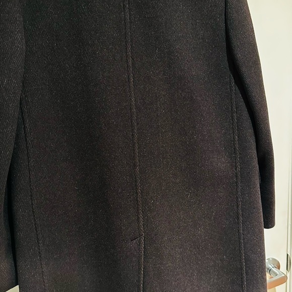 Italian Import Winter Over Coat. - Picture 8 of 16